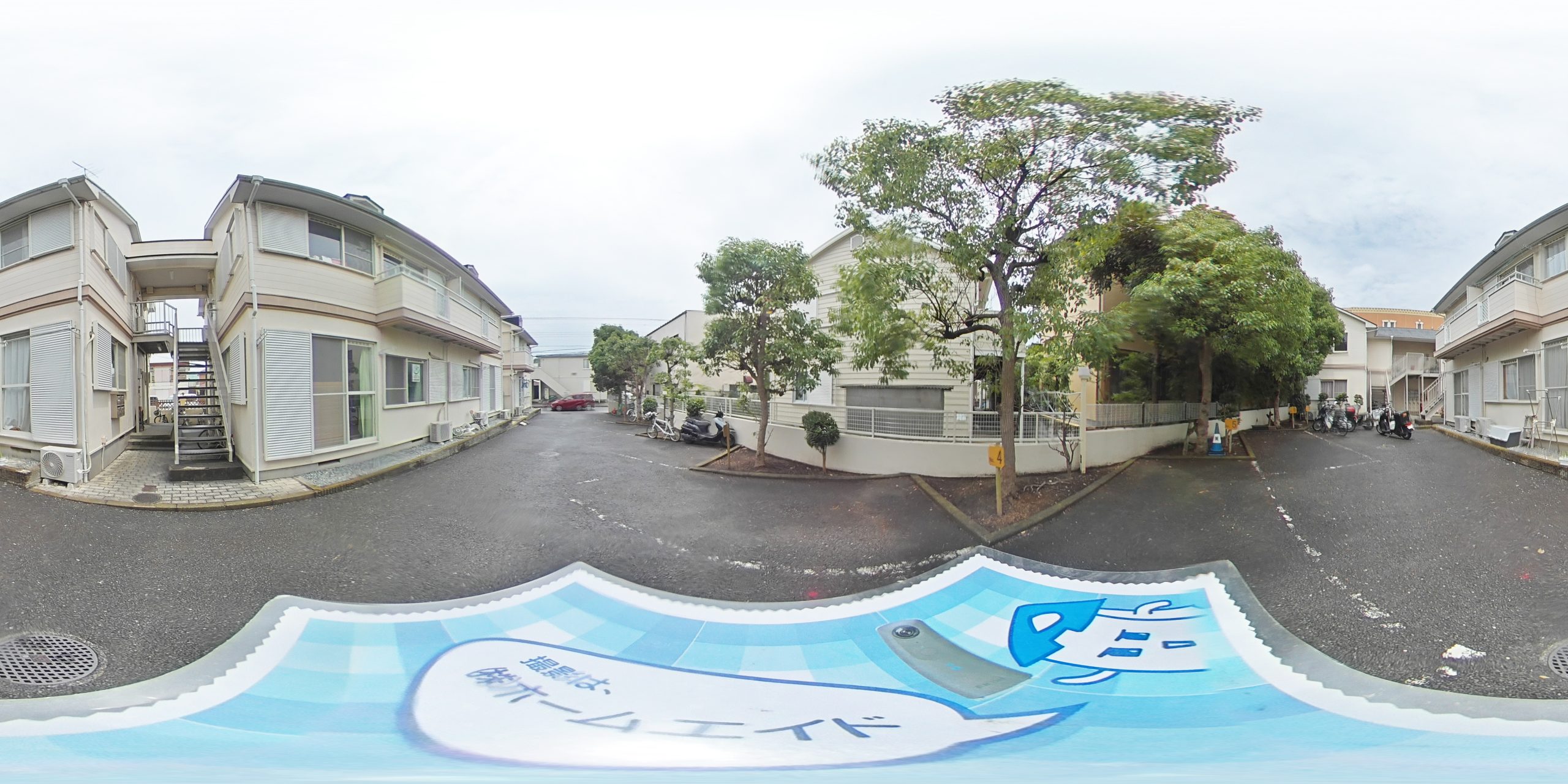 ビラ湘南海岸公園　外観敷地内から