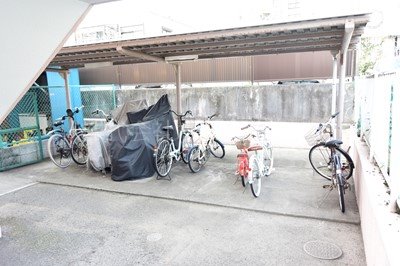 ルミエール湘南台 ルミエール湘南台　自転車置き場