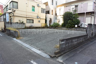 南藤沢２３-１６パーキング 玄関