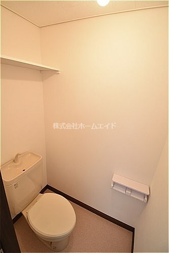ハックベリーハウス トイレ床CF張替