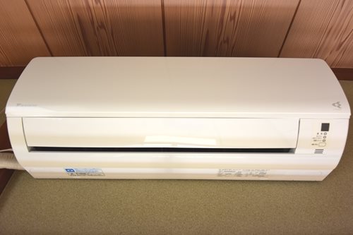 しのぶ荘 和室のエアコンは設備品です！
