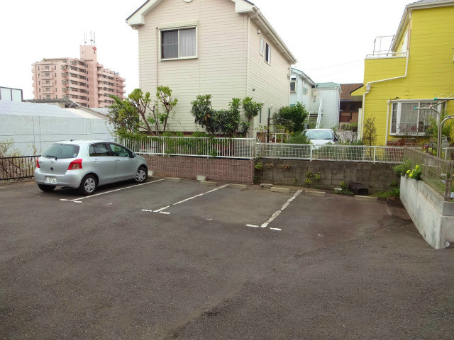 フォーレス丸山 駐車場