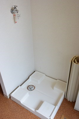 中里ハイツ 室内洗濯機置場