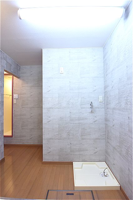 ウインズ湘南本町 ※リフォーム前の参考画像室内洗濯機置き場