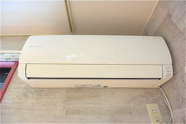 ウインズ湘南本町 ※リフォーム前の参考画像エアコン付き